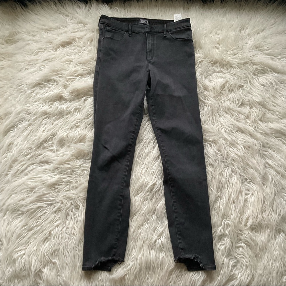 Abercrombie Simone High Rise Ankle Notched Hem Jeans - Picture 2 of 6